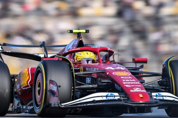 汉密尔顿获F1中国站冲刺赛排位赛杆位 维斯塔潘第二