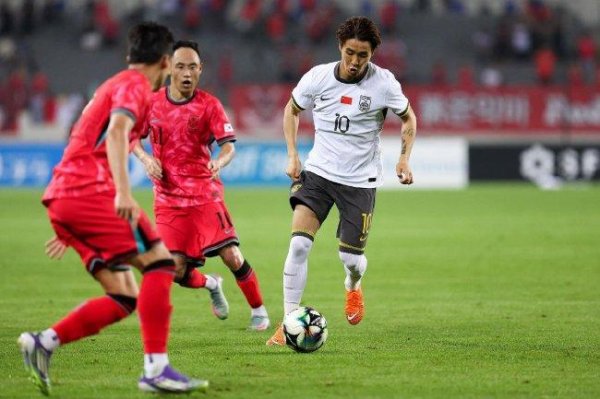国足次战日本或摆&quot;铁桶阵&quot; 守住端线  少输当赢