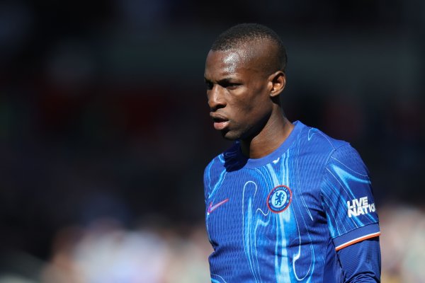 射门者：拜仁就是否签杰克逊意见不一，交易最迟下周一会有定论