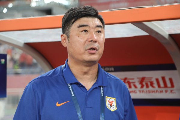 韩鹏赛后透露替换队员  缘由，评价队内两人表现