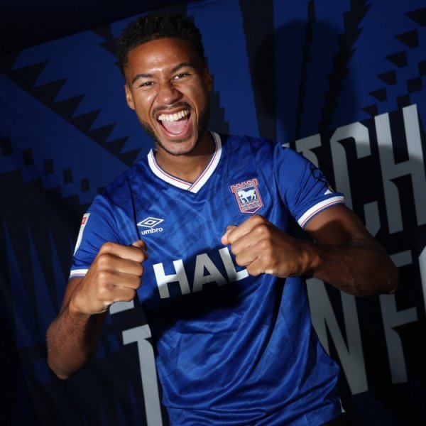 官方：伊普斯维奇再次租借那不勒斯中场球员卡尤斯特 据悉总价950万欧