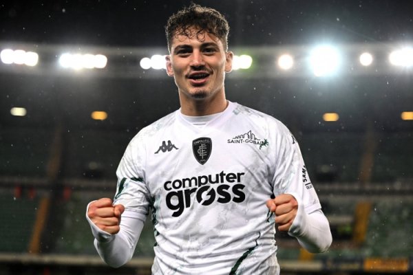 迪马：卡利亚里提高对S-埃斯波西托的报价，帕尔马没跟球员达协议