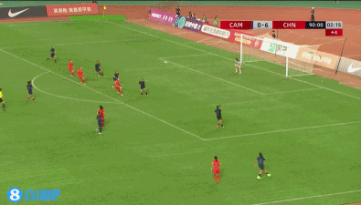 被打哭了！U20女足7-0柬埔寨女足，柬埔寨守门员情绪崩溃落泪