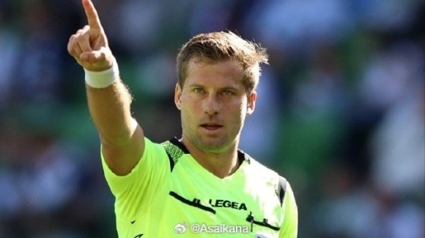 2025-26赛季亚冠精英职业联赛   职业联赛  阶段 广岛三箭vs上海海港 裁判    信息