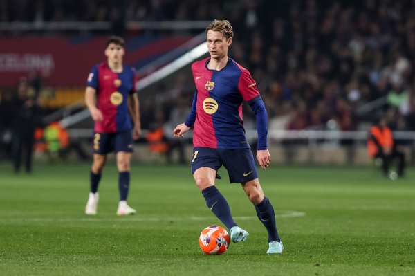 世体：巴萨再遭FIFA病毒影响，德容因伤将缺席对阵瓦伦西亚赛事