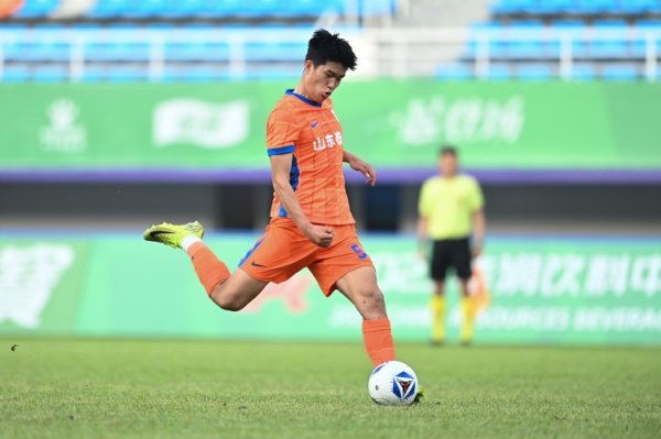 11 - 彭啸本场赛事  有11次解围，刷新个人单场中超新高