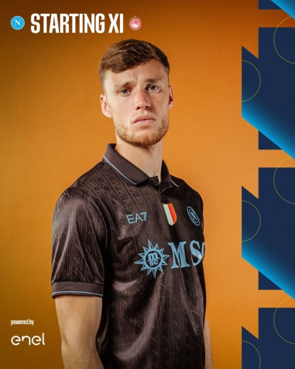 那不勒斯友情  赛杆位：卢卡库、德布劳内、麦克托米奈出战