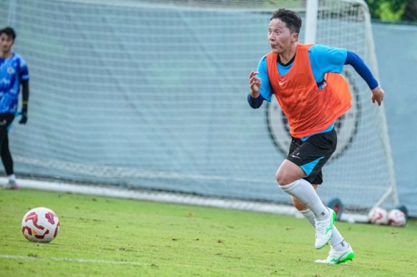 向前跑 迎着风的方向🏃‍