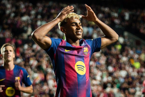 哈维：亚马尔将来一定能获金球奖，布斯克茨始终保持着顶级水准