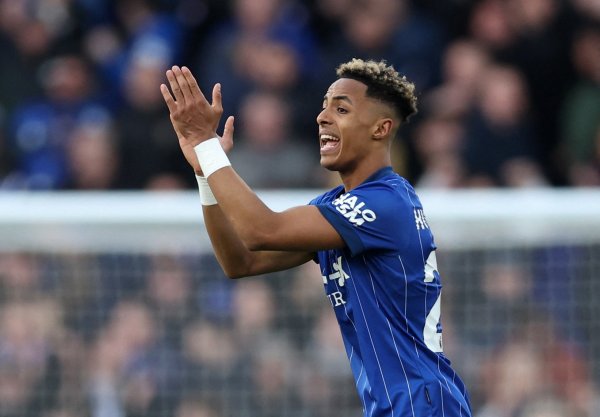 DO：森林商谈引进伊普斯维奇中场球员哈钦森，转会费预计3750万镑