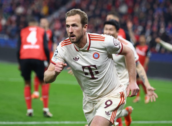 凯恩仅用12场便达成俱乐部单赛季20球，梅西最快17场、C罗13场