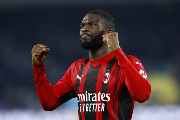 都体：为在漫长赛季维持争冠势头，米兰计划冬窗引进一名中卫